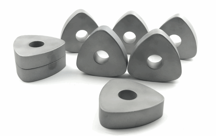 怎么運用硬質(zhì)合金刀片進步切削功率？