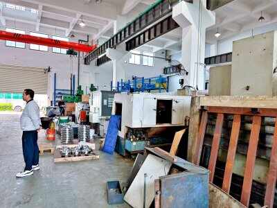 達銳公司領導到鉆頭合金事業部鉆頭一廠賀喜